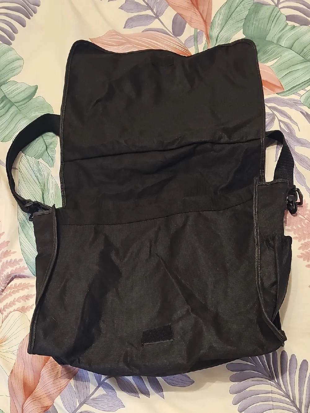 NEW YORK UNIVERSITY Campus Book Or Laptop Bag Messenger Bag